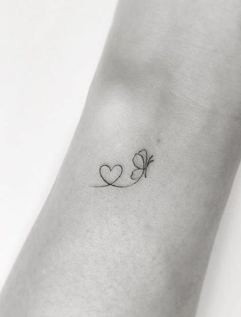 Wrist Tattoos With Meaning, Small Side Wrist Tattoos, Beautiful Wrist Tattoos, Miniature Tattoos, Side Wrist Tattoos, Tato Minimal, Tiny Wrist Tattoos, Hand Tattoos For Girls, Small Pretty Tattoos