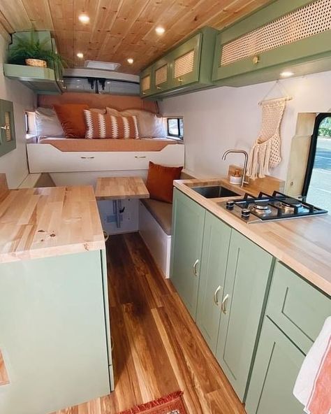 Caravan Vintage, Motorhome Interior, Caravan Decor, Home Inspo Cozy, Caravan Makeover, Camper Trailer Remodel, Caravan Renovation, Kombi Home, Van Conversion Interior