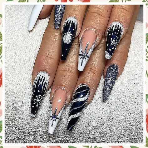 Christmas Nail Art Designs - Not next week, not tomorrow, Act NOW! Search what you need from one of the world's biggest online store. Nails Short Christmas, Christmas Nails Acrylic Coffin, Nail Art Designs Christmas, Christmas Nails Idea, Christmas Nails Gel, Easy Christmas Nails, Nailart Designs, Winter Nails Acrylic, Winter Mood