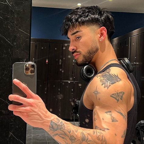 brp icon, devin garcia, d3vingarcia Hair Tattoo Designs, Taper Fade Short Hair, Fade Haircut Curly Hair, Scalp Tattoo, Tattoo Hair, Tatted Men, Mens Haircuts Short Hair, Men Haircut Curly Hair, Hair Tattoo