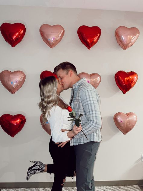 #instagram #couplespose #poses #kiss #pink #boyfriend #bootsforwomen #heels Valentines Photoshoot With Boyfriend, Cute Valentines Day Pictures Couples, Valentines Poses Photo Ideas Couple, Valentines Day Poses, Valentines Photography Couples, Vday Photos, Valentines Minis, Vday Shoot, Girlfriends Photoshoot