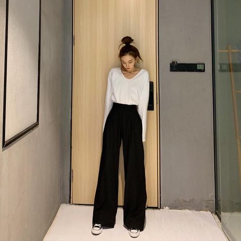 Straight Wide Leg Pants, Leg Pants Outfit, Outfits Retro, Casual Sundress, Style Cargo, Wide Leg Linen Pants, Y2k Outfits, Long Dress Casual, Brown Pants