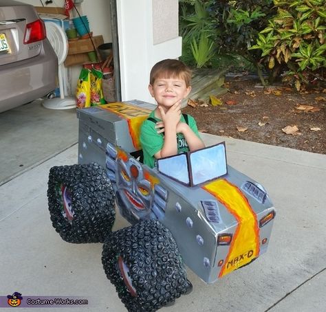 Monster Truck Costume, Wagon Halloween Costumes, Halloween Costume Contest Winners, Truck Costume, Monster Truck Bed, Costume Contest Winner, Cardboard Box Car, Monster Box, Cardboard Diy