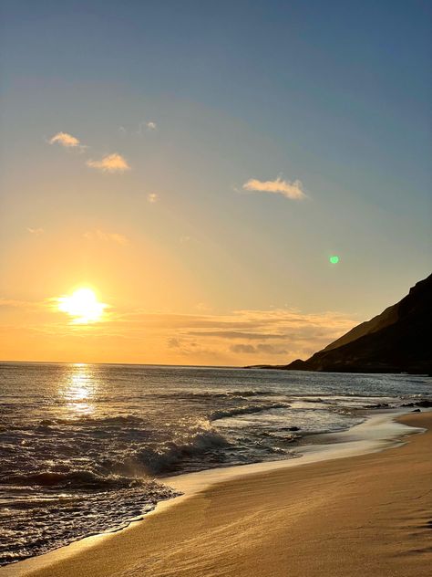 Island Oahu sunset beach views in the summer Oahu Sunset, Dreams Do Come True, Hawaii Life, Summer Break, Beach View, Gods Creation, Island Life, Beach Sunset, Oahu