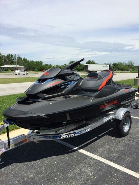 I'M IN LOVE Yamaha Jetski, Seadoo Jetski, Jet Skies, Jet Skis, Ski Boats, Jon Boat, Lake Boat, Cool Boats, Boating Outfit