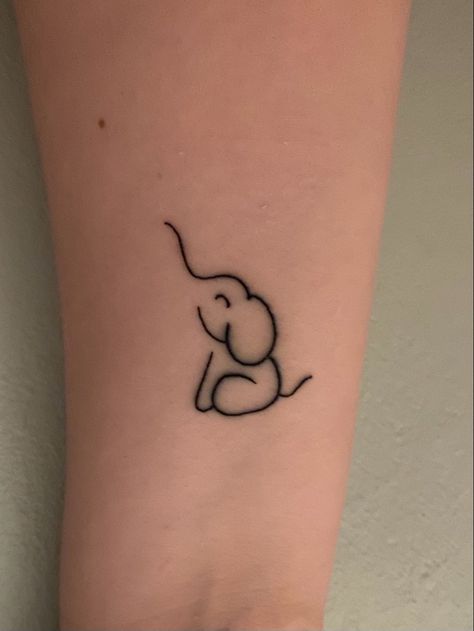 Patchwork Elephant Tattoo, Elephant Trunk Tattoo, Cute Small Elephant Tattoo, Elephant Stick And Poke, Henna Tattoo Designs Elephant, Elephant Moon Tattoo, Delta Sigma Theta Tattoo, Bear Tattoos Simple, Minimalist Monkey Tattoo