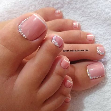 Wedding Toes Nails, Gel Toes Designs, Cute Toes Pedicures, Nails Feet Design, Wedding Toenails, Toe Nail Designs For Spring, Ideas De Pedicure, Trendy Toe Nails, Toes Nails Designs