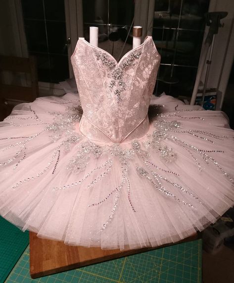 Ballet Competition Costume, Ballet Outfit Performance, Ballet Tutu Aesthetic, Ballet Costumes Tutus Ballerina Tutu, Pink Fitted Balletcore Tutu Dress, Ballet Fits, Romantic Tutu Ballet Costumes, Ballet Outfit, Ballet Competition