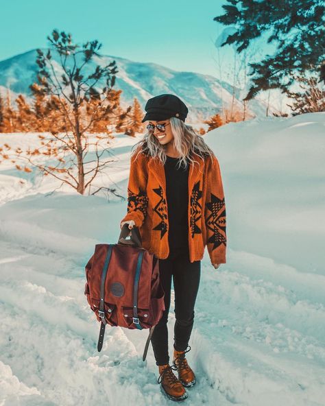 Lunch Decor, Hailey Miller, Snowy Colorado, Granola Girl Outfits, Outdoorsy Style, Street Style Grunge, Estilo Hippie, Winter Boho, Camping Outfits