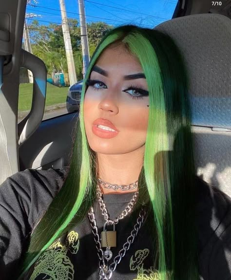 Green Hair Streaks, Green Hair Color Ideas, Black And Green Hair, Neon Hair Color, Green Hair Color, Neon Green Hair, Split Dyed Hair, Hair Color Underneath, Hair Color Options