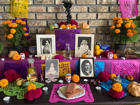 Offrenda Table, Day Of The Dead Ofrenda, Dia De Los Muertos Party Ideas, Traditional Day, Day Of The Dead Diy, Mexican Inspired Wedding, Dia De Los Muertos Decorations Ideas, Day Of The Dead Party, Day Of Dead