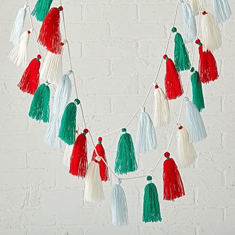 Christmas Tassel Garland, Christmas Felt Garland, Christmas Dorm Decorations, Tassel Banner, Fall Party Themes, Felt Banner, Christmas Felt, Felt Garland, Modern Furniture Stores