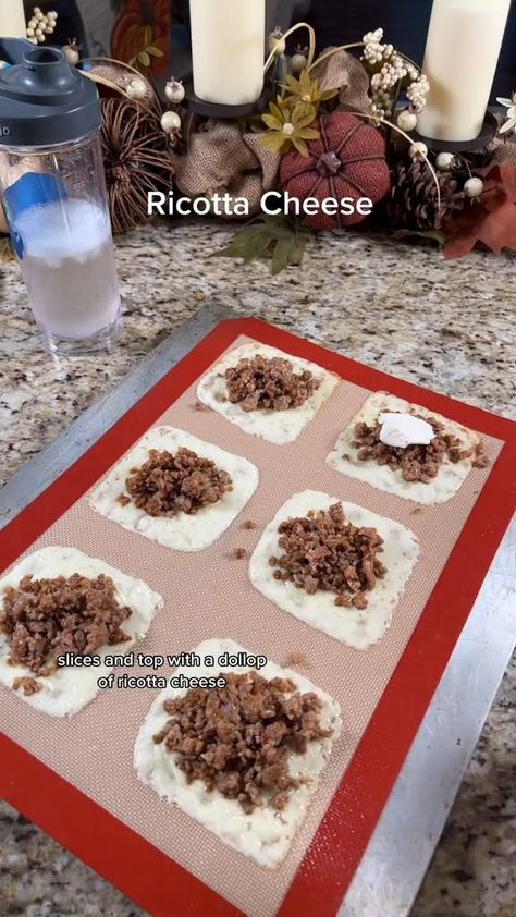 Italian Sausage Ravioli, Cinnamon Sugar Cookies Recipe, Sausage Ravioli, Keto Italian, Cinnamon Sugar Cookies, Pork Chop Recipes Baked, Chop Recipes, Stuffed Mushroom Caps, Bariatric Recipes