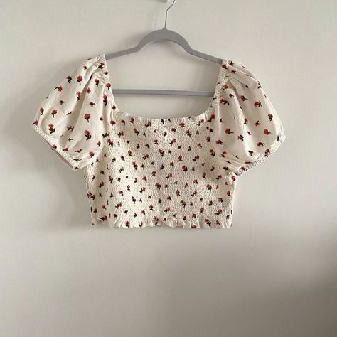 Cotton Crop Tops Designs, Simple Crop Top Designs, Cute Crop Tops Aesthetic, Aesthetic Crop Top Outfits, White Crop Top Outfit, Crop Tops Aesthetic, Shirt Dress Diy, Aesthetic Crop Top