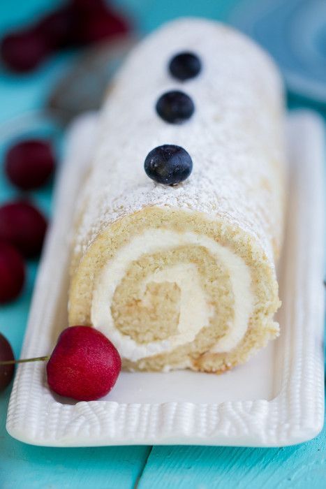 Sponge Cake Roll Recipe, Sponge Cake Roll, Jelly Roll Cake, Mascarpone Filling, Yule Log Cake, Cake Roll Recipes, Log Cake, Vanilla Sponge Cake, Hazelnut Cake