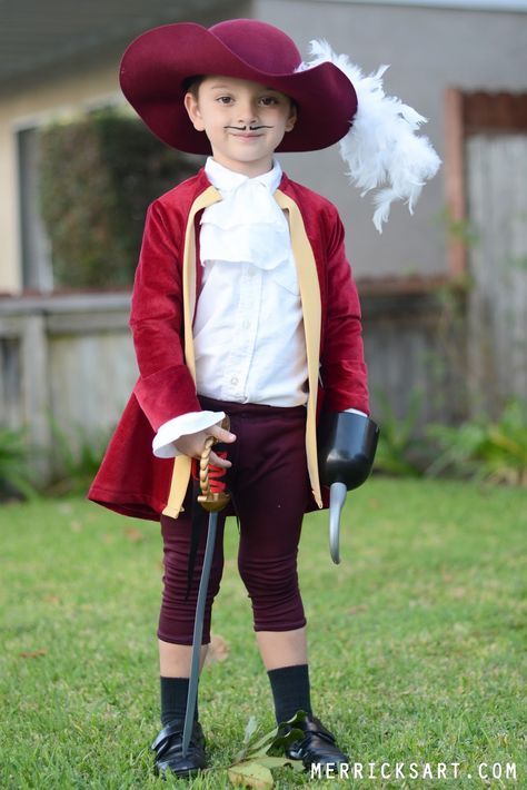 Merrick's Art // Style + Sewing for the Everyday Girl: HOMEMADE HALLOWEEN: PETER PAN AND CAPTAIN HOOK COSTUMES Captain Hook Halloween Costume, Captain Hook Halloween, Peter Pan Kostüm, Halloween Costume Ideas Diy, Hook Costume, Homemade Costumes For Kids, Costume Dinosaure, Captain Hook Costume, Jacket Tutorial