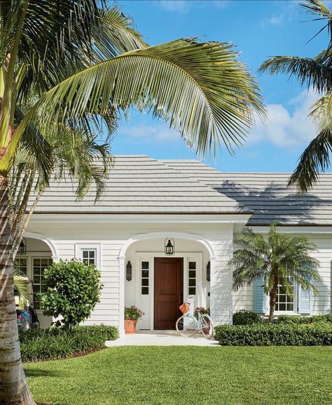 Coastal Homes Exteriors, Miami Decor, Coastal Exterior, Florida Cottage, Caribbean Homes, Southern House, Florida Design, Florida Style, Tropical Prints