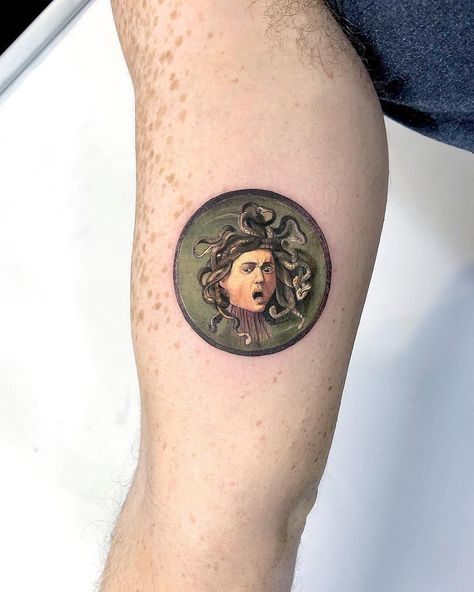 Kozo_tattoo on Instagram: “Medusa by Caravaggio the greatest 🐍” Caravaggio Tattoo, Kozo Tattoo, Skull Tattoo Ideas, Gang Tattoos, Minimal Tattoo Design, Medusa Tattoo, Red Tattoos, Painting Tattoo, Aesthetic Tattoo