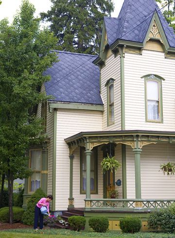 Home Makeover Exterior, Exterior Home Makeover, Home Improvement Grants, Victorian Homes Exterior, 1920s Interior Design, Hgtv Dream Homes, Victorian Exterior, Victorian Style House, Victorian Style Homes