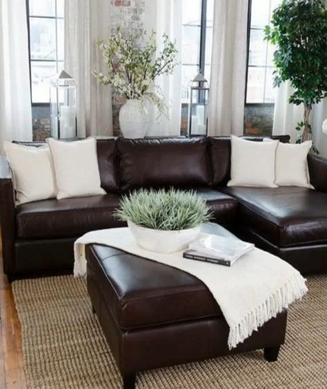 Dark Furniture Living Room, Rooms Apartment, Brown Sofa Living Room, Living Room Decor Brown Couch, Leather Couches, Furnitur Ruang Keluarga, Dark Living Rooms, Living Room Furniture Arrangement, Brown Couch