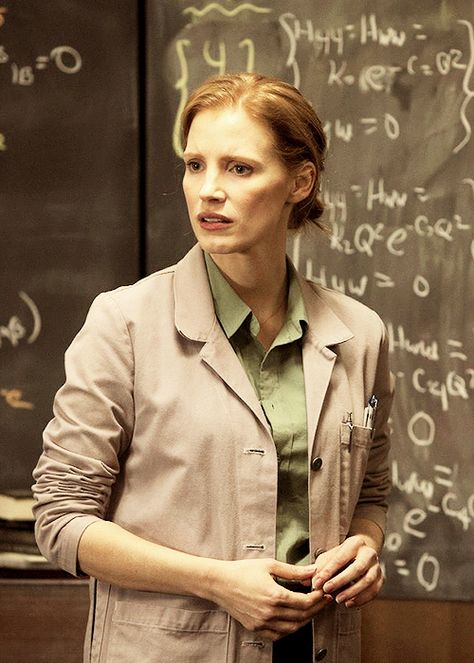 Interstellar Film, Professor Aesthetic, Interstellar Movie, Red Hair Inspiration, Science Girl, Women Science, Astronomy Lover, Christopher Nolan, Matthew Mcconaughey