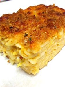 Does anyone remember the speech I gave about macaroni pie in my Baked Mac and Cheese post. If you don’t, here’s a quick recap. Americans say Baked Mac and Cheese and people from the Car… Indian Macaroni, Macaroni Pie Recipe, Macaroni Pie, Trinidadian Recipes, Guyanese Recipes, Bake Mac And Cheese, Trinidad Recipes, Carribean Food, Trini Food