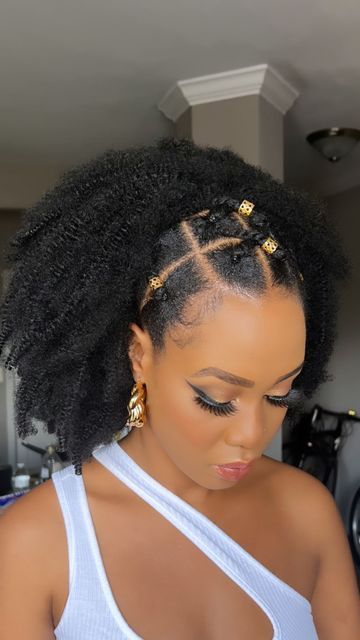 Rubber Band Half Up Half Down Hairstyle Natural Hair, Bubble Ponytail Hairstyles Black Women Natural, Clip Ins Hairstyles, Mabhanzi Hairstyles, Fake Ponytail Hairstyles For Black Women Afro Puff, Half Up Half Down Hair Black Women Natiral Hair, Afro Bubble Ponytail, African Hairstyles For Women, Afro Ponytail Hairstyles