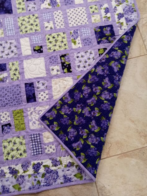 Purple Baby Quilt, Purple Quilts Ideas, Purple Quilt, Girl Quilts Patterns, Teen Crafts, Cake Quilt, Layer Cake Quilts, Purple Quilts