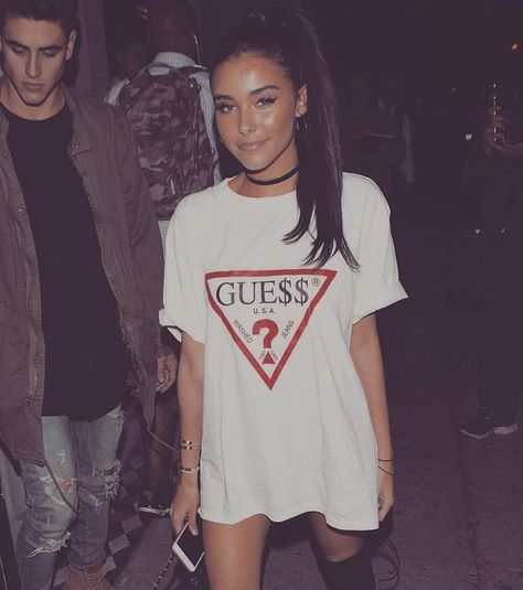 White Shoes Outfit, Guess Clothing, White Tshirt Dress, Madison Beer Outfits, White Shirt Outfits, Beer Outfit, Preppy Spring, Street Wear Outfits, Outfits Casuales