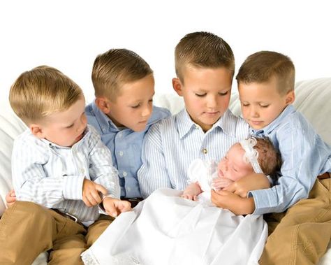 4 boys + 1 girl = cute 4 Brothers 1 Sister, Rich Brothers, Sibling Photography Newborn, 4 Brothers, Newborn Family Pictures, Brothers Photography, Sibling Pictures, Sister Photography, Sibling Photography