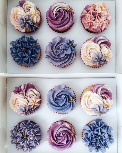 Deco Cupcake, Cupcakes Flores, Delicious Cupcakes, Cupcake Cake Designs, Buttercream Cupcakes, Creative Cupcakes, Rock Wedding, Cupcake Designs, Flower Cupcakes