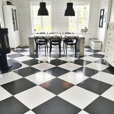 Chessboard Floor, Kitchen Floors, Checkerboard Floor, Apartments Decorating, Dinner Room, Beauty Room Design, Restaurant Ideas, Amazing Decor, Music School