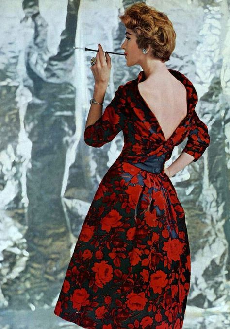 1958 Model in velvet floral print cocktail dress with plunging back, by Jean Patou Eva Marie Saint North By Northwest, Suzanne Lenglen, Eva Marie Saint, Fabulous 50s, The 50s Fashion, North By Northwest, Fashion 50s, Jean Patou, Eva Marie