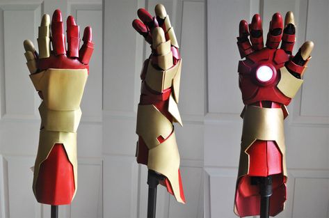 This was a commission of Iron man gauntlet. Is made out of foam and paint it with acrylic paint, for the light I used a regular tap light ^^ I hope you like it! If you like my work please follow me... Superhero Gadgets, Iron Man Gauntlet, Iron Man Hand, Real Iron Man, Iron Man Cosplay, Ironman Costume, Superhero Suits, Man Hand, Iron Man Suit