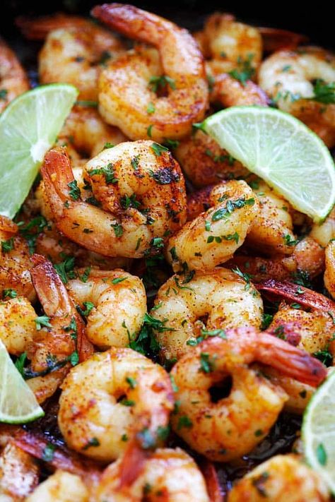 Chipotle Lime Shrimp - Skillet shrimp with smoky chipotle chili pepper, lime juice, honey and garlic. Takes 15 minutes to make and so delicious | rasamalaysia.com Chipotle Shrimp Recipes, Chipotle Lime Shrimp, Shrimp Fajitas Recipe, Honey And Garlic, Chipotle Shrimp, Skillet Shrimp, Pan Shrimp, Fajitas Recipe, Shrimp Fajitas