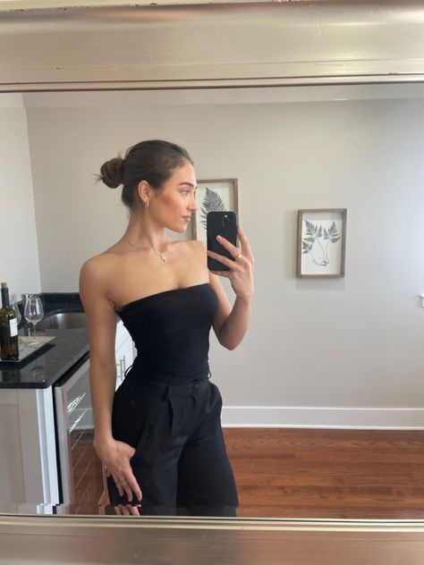 Black Tube Top Outfit, Tube Top Outfits, Melina Pant, Crop Top Sleeveless, Summer Bodysuits, Strapless Shirt, Black Tube Top, Black Tube, Jumpsuit Elegant