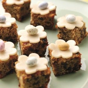 Simnel Cake, Cakes To Make, Dried Fruit Mix, Small Cakes, Cake Mixture, Easter Baking, Traditional Cakes, Baking Tins, Easter Cakes