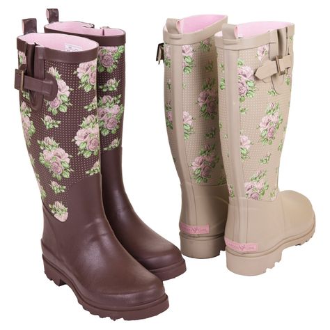 Rubber Clogs, Garden Boots, Gardening Outfit, Muck Boots, Garden Girls, Rubber Boot, Wellington Boots, Beautiful Boots, Rubber Boots