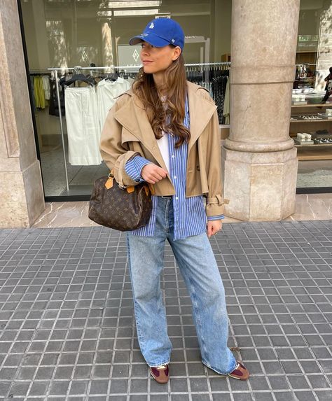 LUNA ISABELLA | City strolls 🧢 | Instagram Adidas Sl72 Outfit Women, Broadway Show Outfit Nyc Fall, Sl 72 Adidas Outfit, Adidas Sl 72 Woman Outfit, Luna Isabella, Jeans Outfit Fall Casual, Samba Outfit Ideas, Adidas Samba Outfits, Samba Outfits