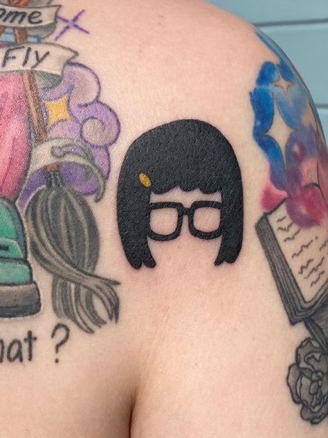 Tina Tattoo, Tiny Tina Tattoo, Subtle Bobs Burgers Tattoo, Tina Belcher Tattoo, Bobs Burgers Outline, Louise Tattoo Bobs Burgers, Bobs Burgers Tattoo, Traditional Bobs Burgers Tattoo, Bobs Burgers Silhouette