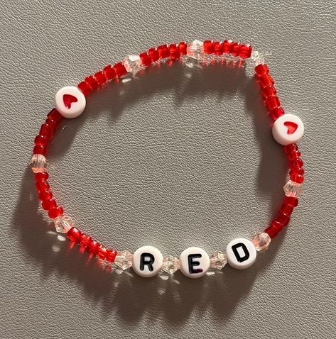 Eras Tour Red Bracelet, Taylor Swift Red Era Bracelets, Red Era Friendship Bracelet, Red Era Bracelet, Red Eras Tour Bracelets, Taylor Swift Eras Tour Bracelets Ideas, Taylor Swift Red Bracelet Ideas, Red Bracelets Taylor Swift, Taylor Swift Friendship Bracelet Aesthetic