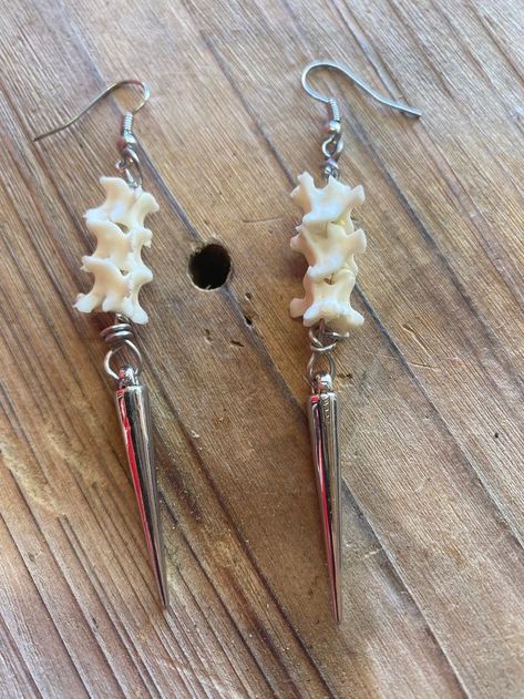 Vertebrae Earrings, Animal Bone Jewelry, Teeth Earrings, Oddities Jewelry, Weird Jewelry, 3 Earrings, Bone Crafts, Bone Earrings, Alternative Jewelry