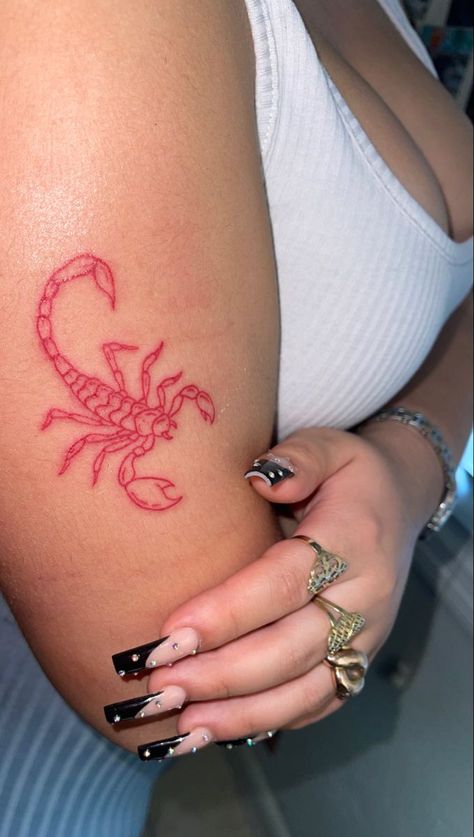 The broken heart stands out as a symbol of profound emotional resonance, representing not just heartbreak, but resilience, healing, and evolution. In this Scorpio Tattoo Black Women, Pretty Scorpio Tattoo, Pink Scorpion Tattoo, Red Scorpion Tattoo, Pr Tattoo, Scorpion Tattoos, Scorpio Tattoo, Scorpion Tattoo, Tattoos For Black Skin