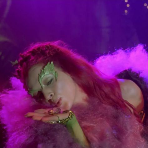 Uma Thurman Poison Ivy, Ivy Garden, Pamela Isley, Batman Forever, Film Icon, Dream Aesthetic, Uma Thurman, Costume Makeup, Poison Ivy