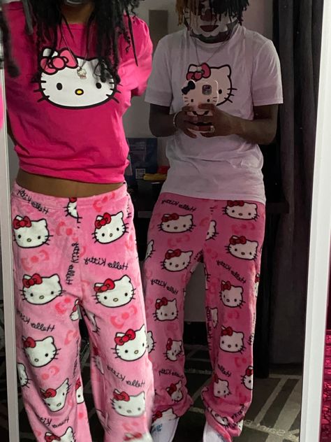 Hello Kitty Matching, Hello Kitty Pajamas, Hello Kitty Gifts, Images Hello Kitty, Kitty Clothes, Hello Kitty Clothes, Matching Pjs, Cute Couple Outfits, Cute Relationship Photos