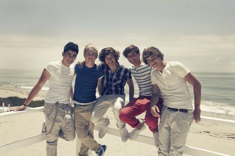 What Makes You Beautiful photo shoot One Direction 2011, One Direction Lyrics, One Direction Wallpaper, What Makes You Beautiful, One Direction Photos, Up All Night, One Direction Memes, One Direction Pictures, Makes You Beautiful