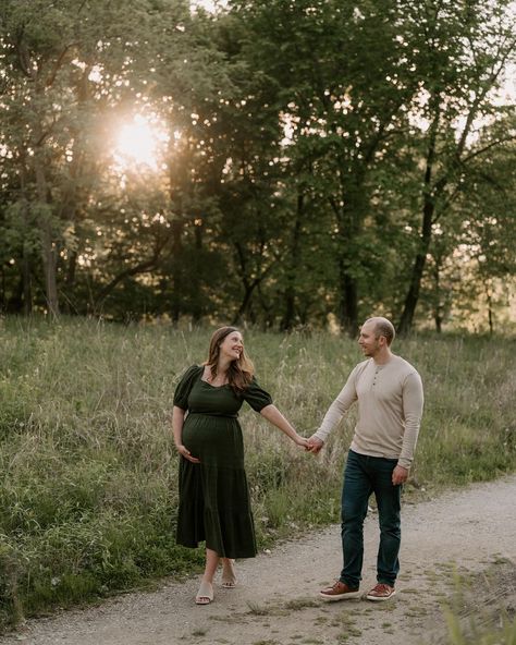 first session of the season and i’m in loveeeee. gimme all that sunshine and pretty parks with pretty people 💚 have a blessed weekend!! #chicagomaternityphotographer #chicagomaternitysession #westridgenaturepreserve #westernavechicago #chicagonaturepreserve #maternityphotography #kenoshamaternityphotographer #kenoshafamilyphotographer Maternity Session, Kenosha Family Photographer, Maternity Photographer, Parents to be Oak Tree Maternity Photos, Parents To Be Photoshoot, Maternity Photoshoot Mom Only, Maternity Photography Only Mom, Pine Tree Maternity Pictures, Maternity Shoot Park, Maternity Pictures Park, Maternity Woods Photoshoot, Maternity Photography Park