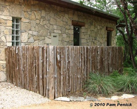 cedar post fence texas Coyote Fence, Fence Farmhouse, Fence Lattice, Simple Fence, Fence Extension, Fence Photography, Short Fence, Cedar Wood Projects, Fence Decorations