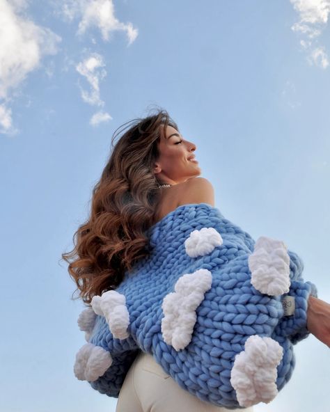 Heyays Cloud Knit Cardigan Chunky Knitwear Handmadel - Etsy Hong Kong Oversized Knitwear, One Balloon, Fluffy Clouds, Chunky Cardigan, Chunky Knitwear, Foto Ideas Instagram, Handmade Knitting, Coffee Recipes, Crochet Cardigan