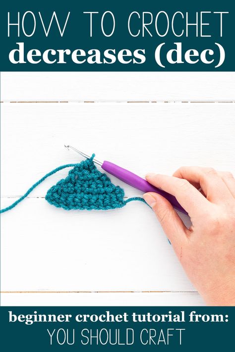 Learn how to decrease in crochet with this simple beginner tutorial. Follow along to crochet a triangle using single crochets (sc2tog). Decrease In Crochet, Crochet A Triangle, Crochet Joining, Beginner Crochet Tutorial, Crochet Decrease, Triangle Pattern, Crochet For Beginners, Crochet Motif, Crochet Tutorial